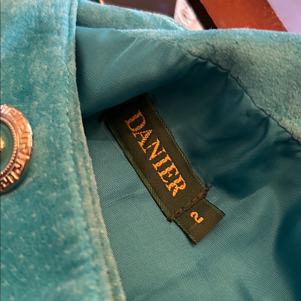 #2  Vintage Danier  1980s two piece skirt and jacket - Picture 5 of 9